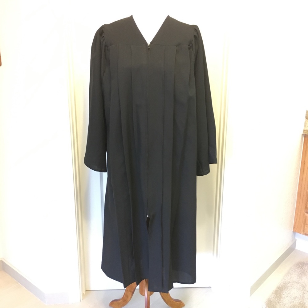 ☕️ Graduation Gown with Cap!